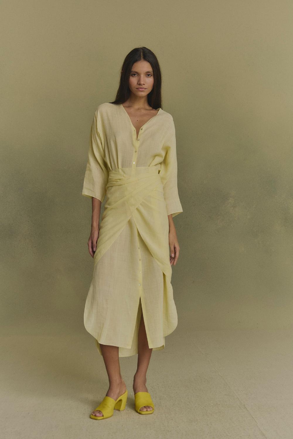 Cortana Tramonto vestido midi de ramio amarillo claro 2025