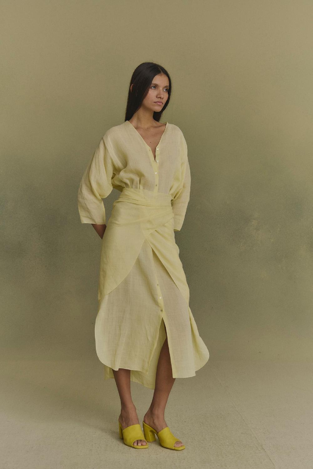 Cortana Tramonto vestido midi de ramio amarillo claro 2025