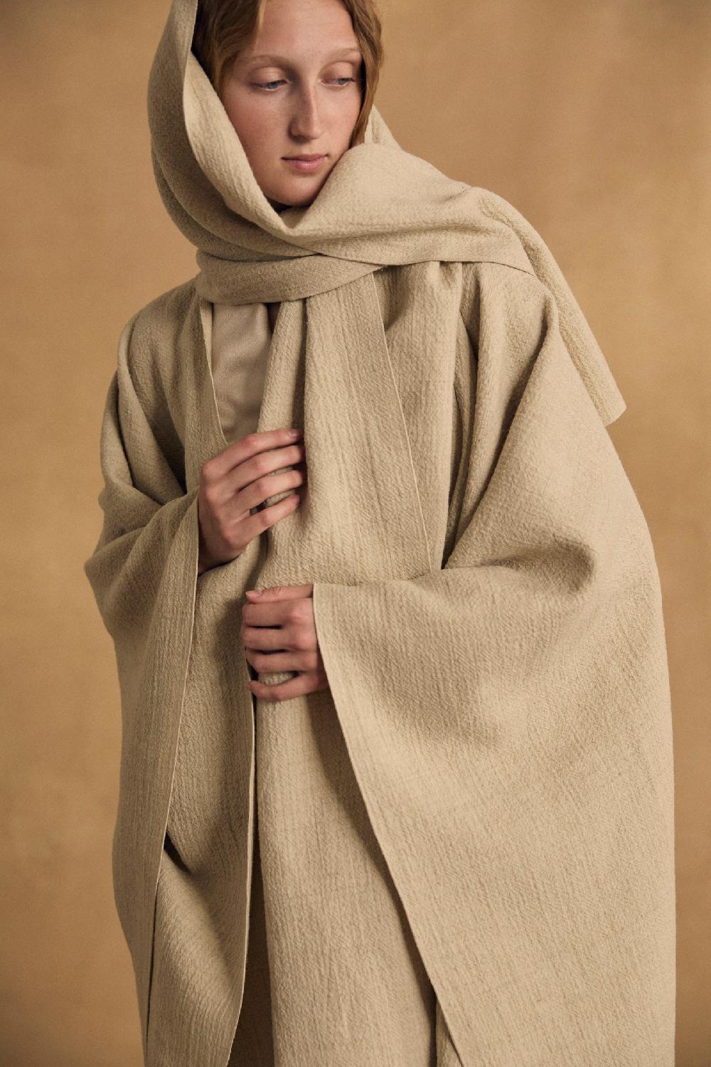 Cortana Sabah poncho champagne Venta caliente