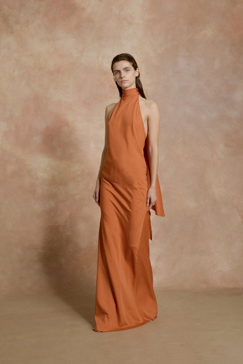 Cortana Irena vestido halter de crepe de seda naranja Mejor oferta