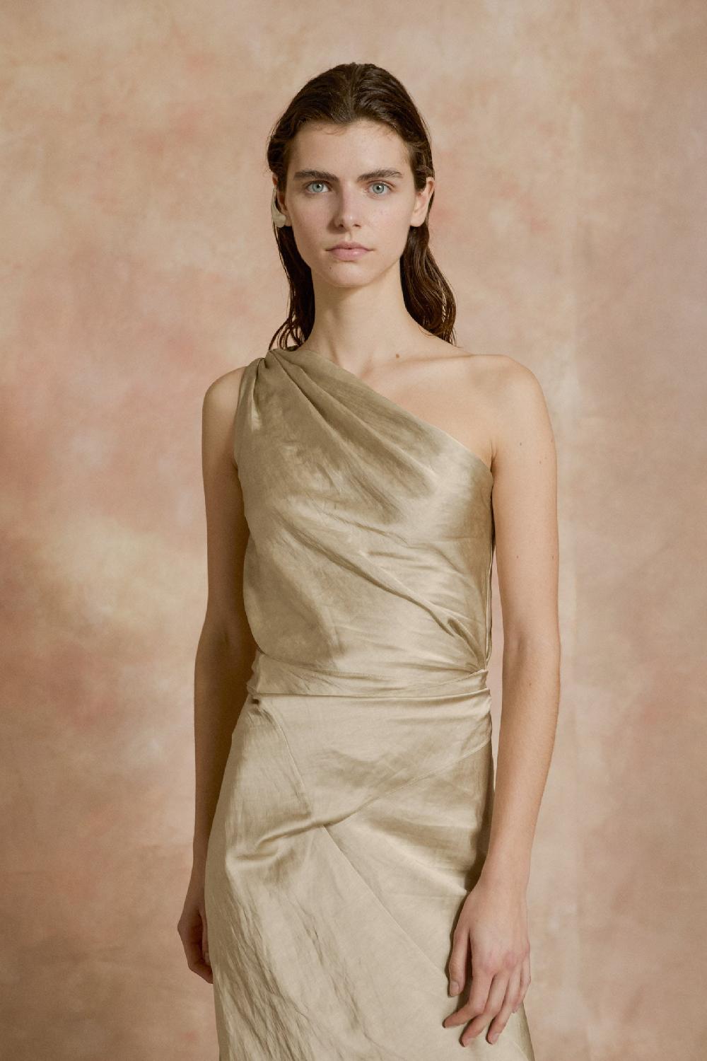 Cortana Paz vestido largo nacar En oferta
