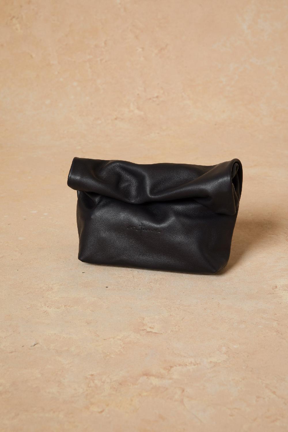 Cortana Delhi S clutch en cuero negro Superdescuento