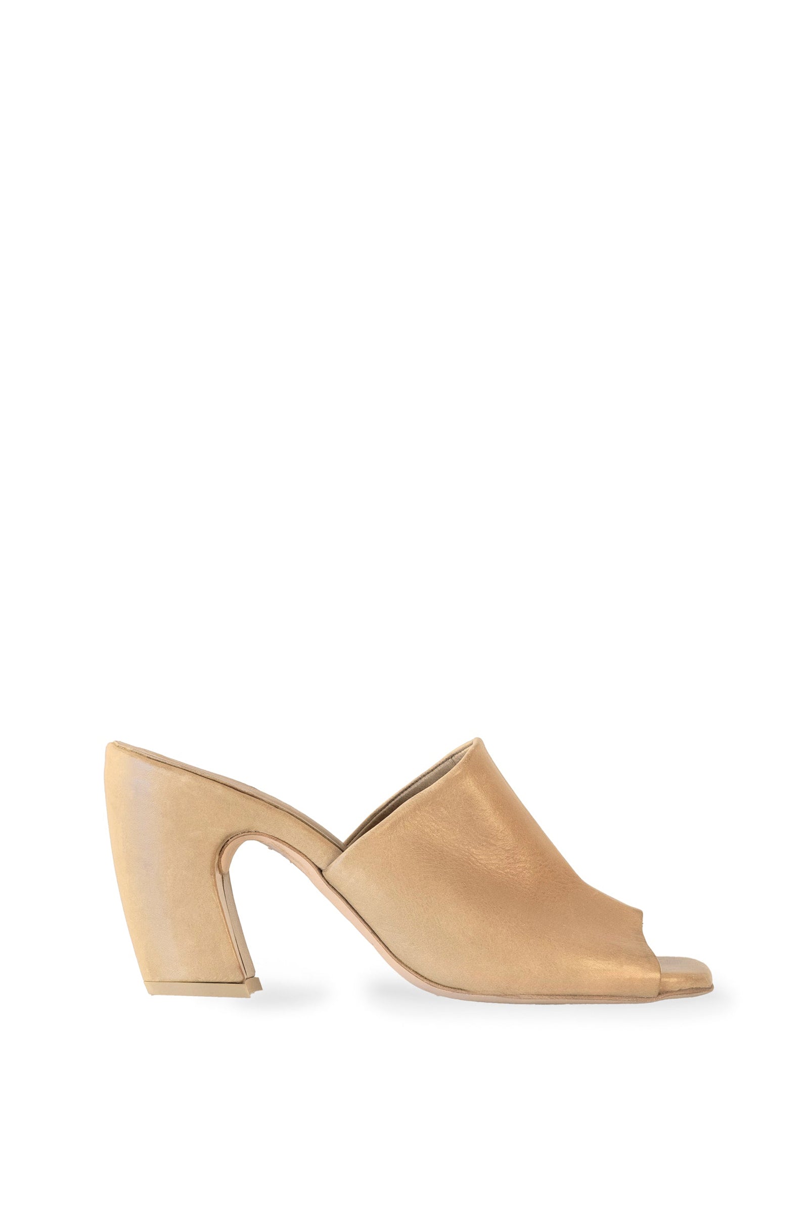 Cortana Janis mules en camel