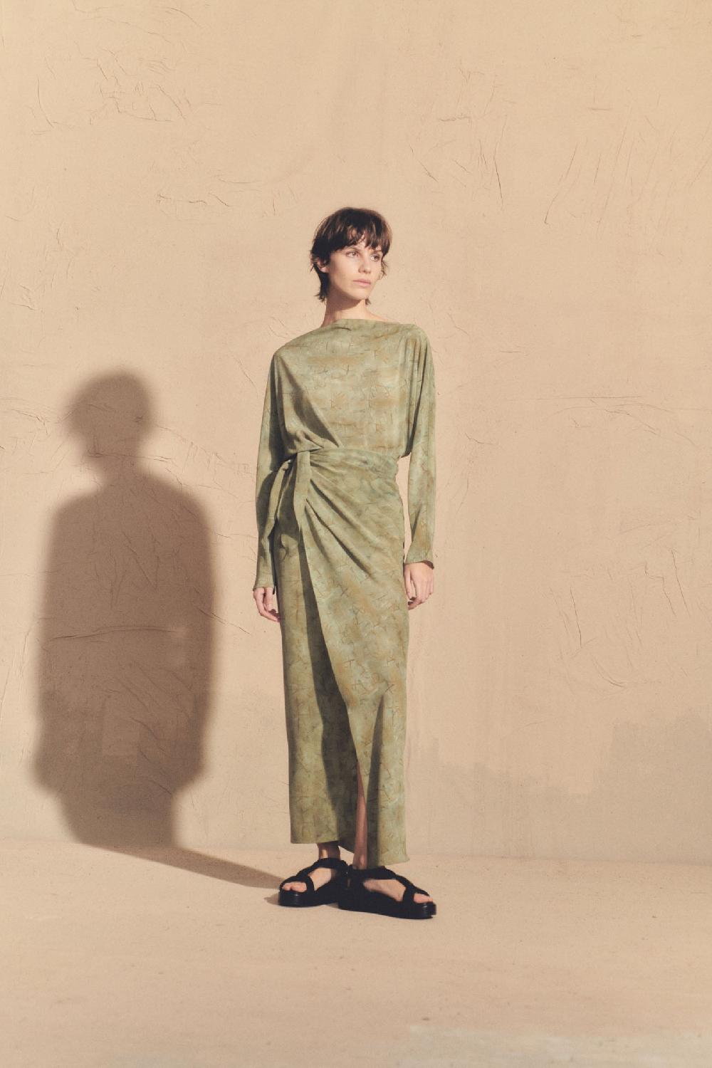 Cortana Amina vestido en seda amantis print Precios de Black Friday