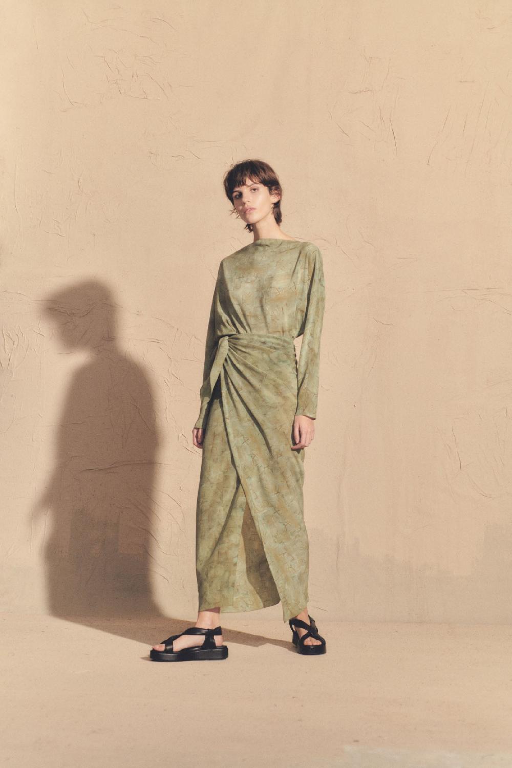 Cortana Amina vestido en seda amantis print Precios de Black Friday