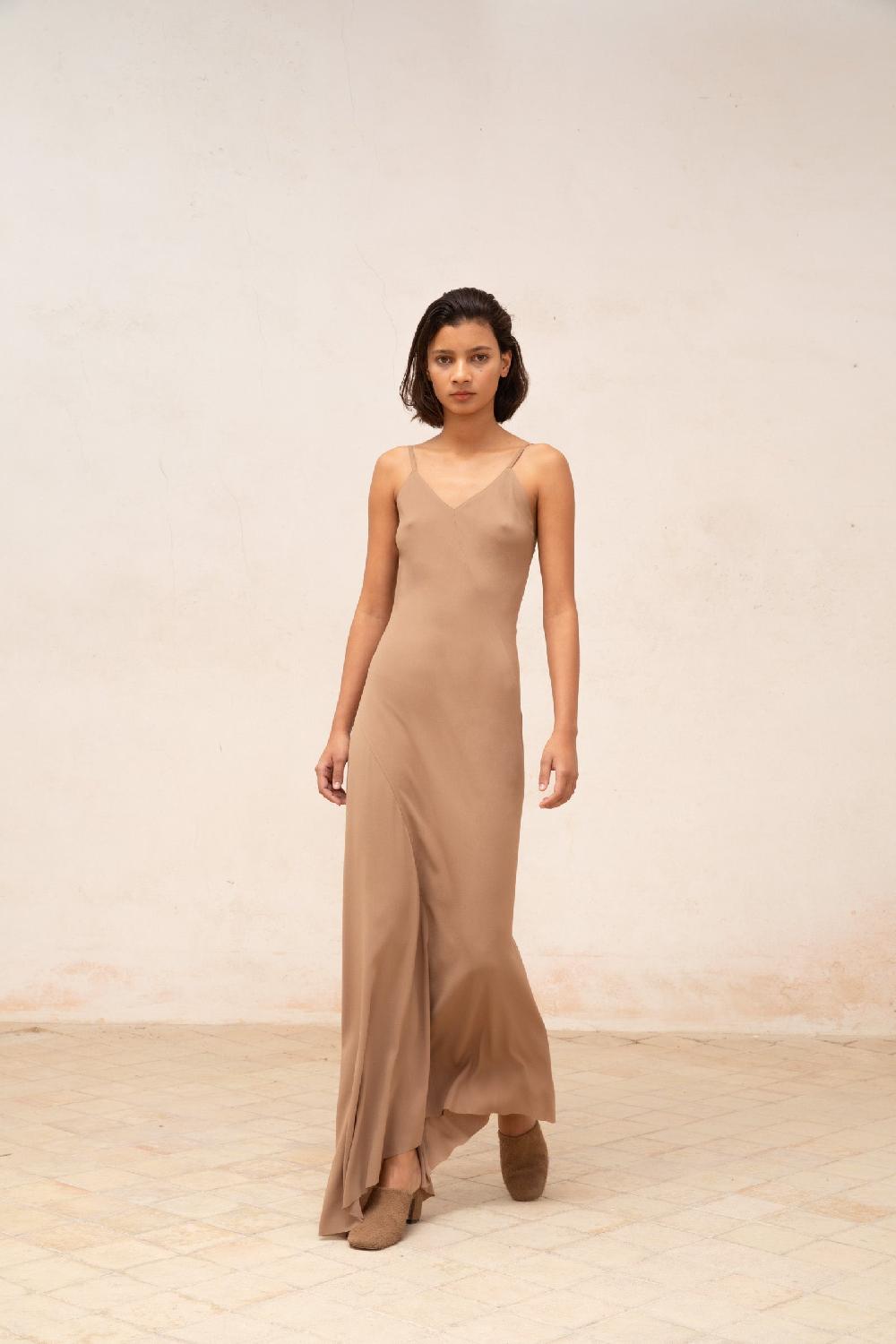 Cortana Sabrina vestido en seda stretch cocoa Precios de Black Friday