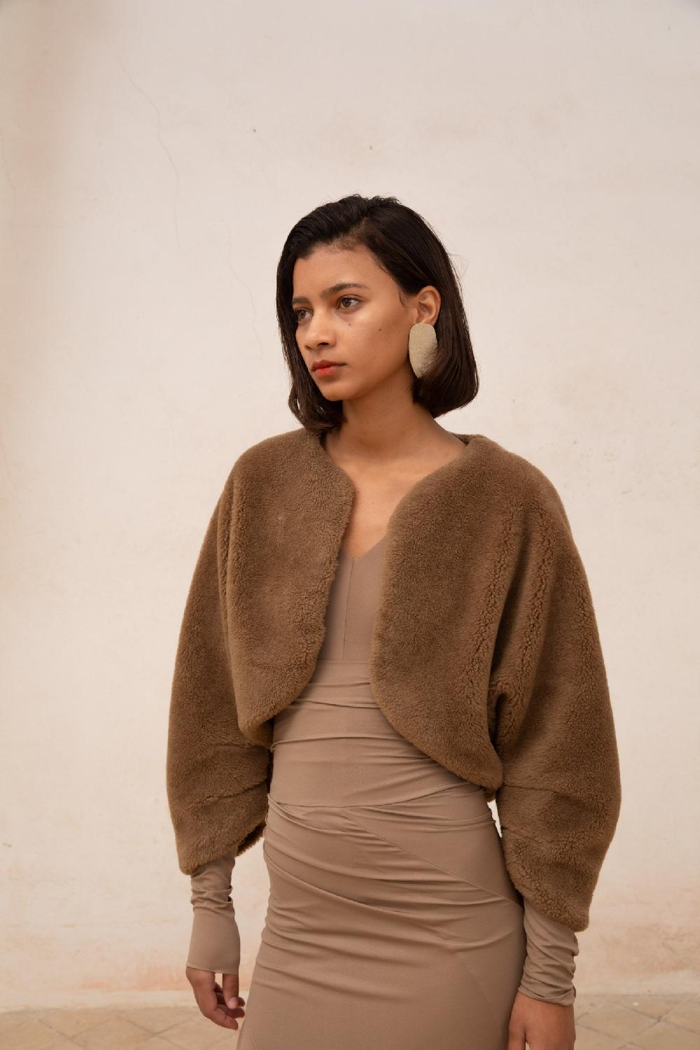 Cortana Hair chaqueta corta en lana y seda marron En oferta