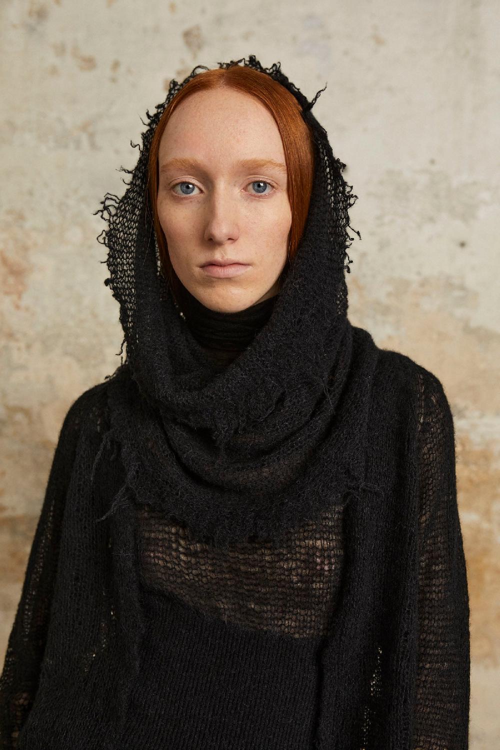 Cortana Onye cuello de punto abierto en alpaca seda y cachemir negro Solo hoy