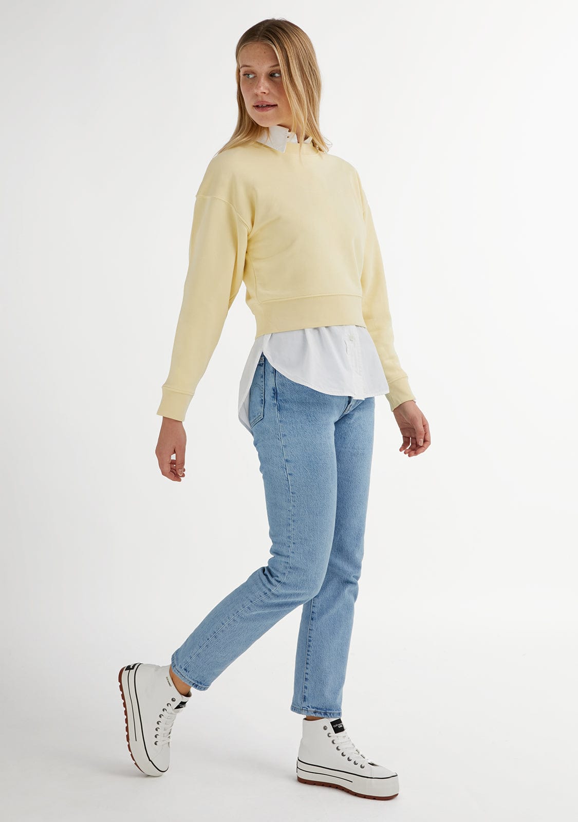 D.franklin Embroidery Logo Cropped Crew Necks Sweatshirt / Butter Ofertas