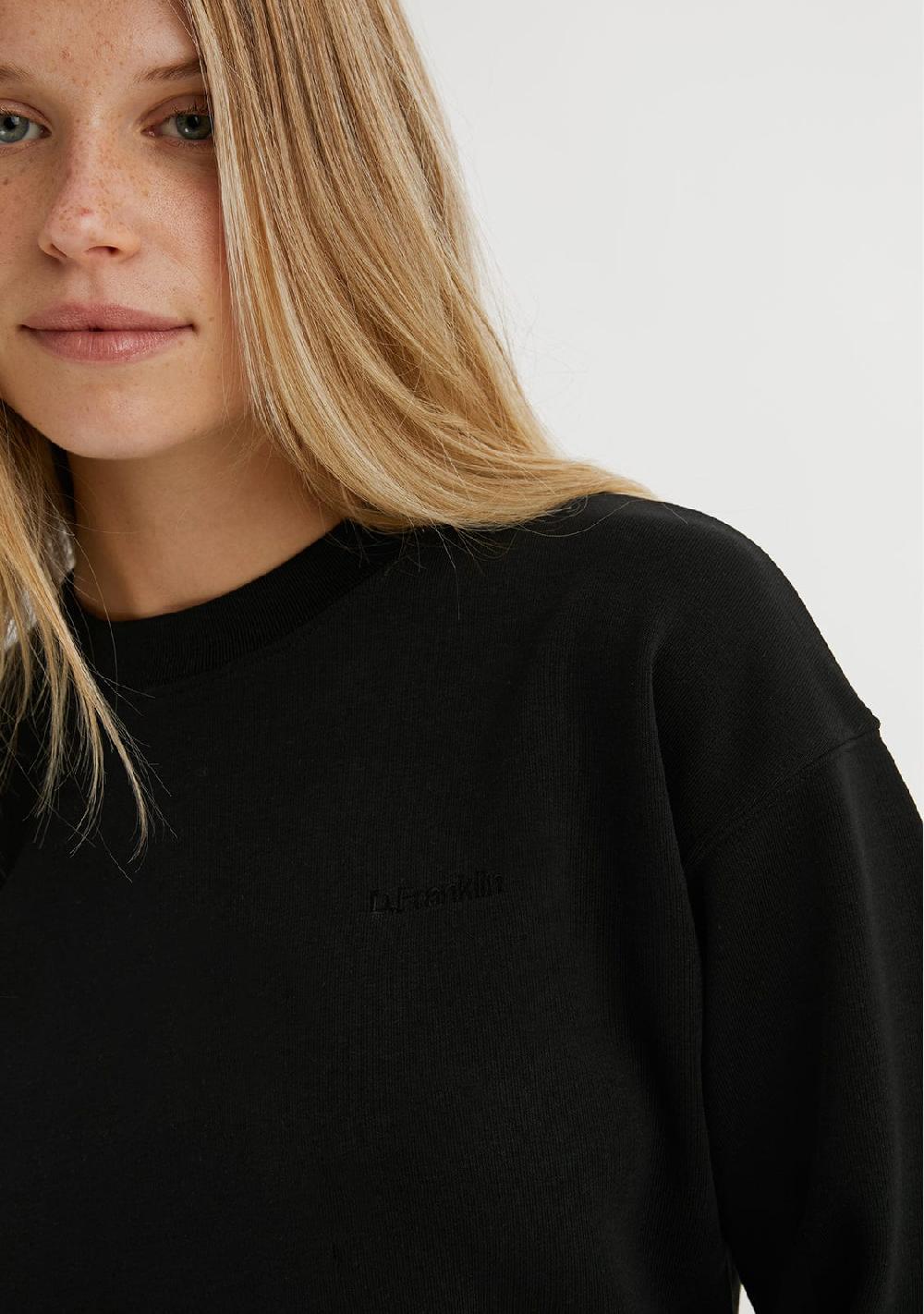 D.franklin Embroidery Logo Cropped Crew Neck Sweatshirt / Black En oferta