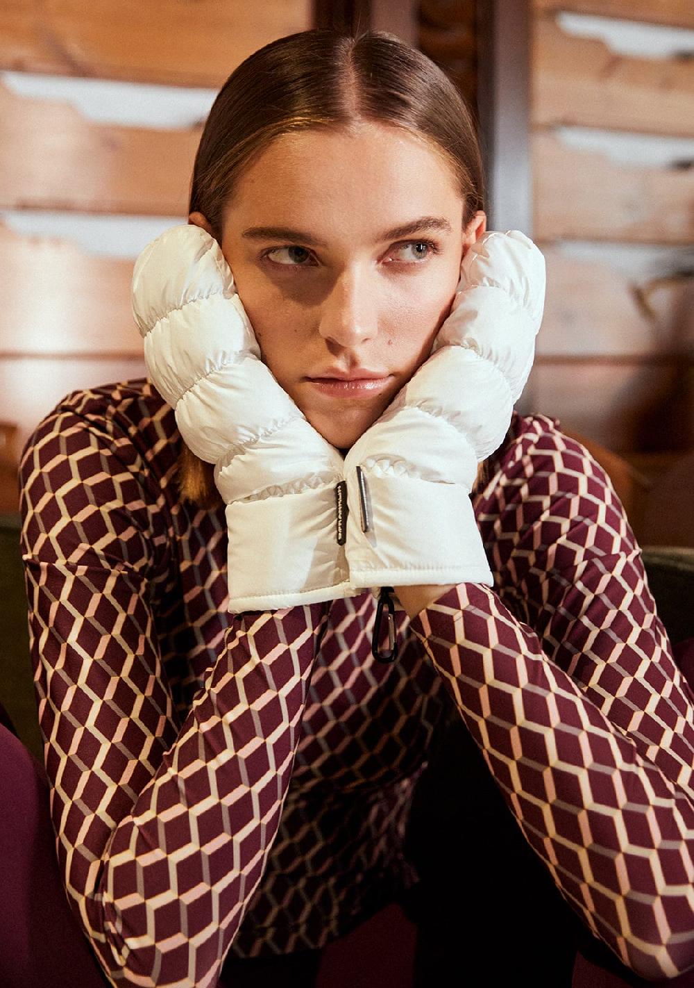 D.franklin Nordic Bomb Puffer Mittens White 2025