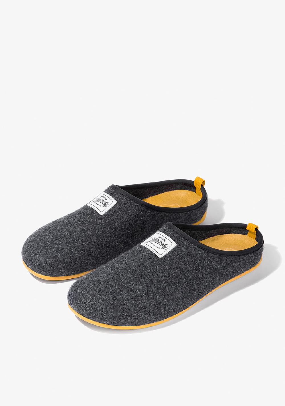 D.franklin Mercredy Slipper Black / Yellow Solo queda un día
