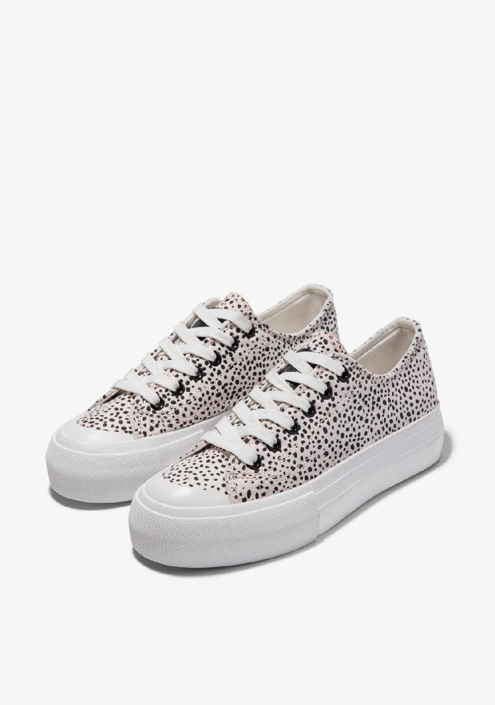 D.franklin One Way Low White / Black Dots 2025