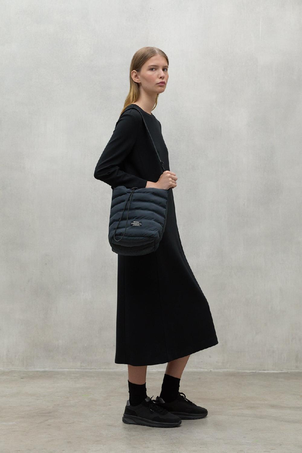 Ecoalf NAVY BLUE PAD BUCKET BAG Devoluciones gratuitas