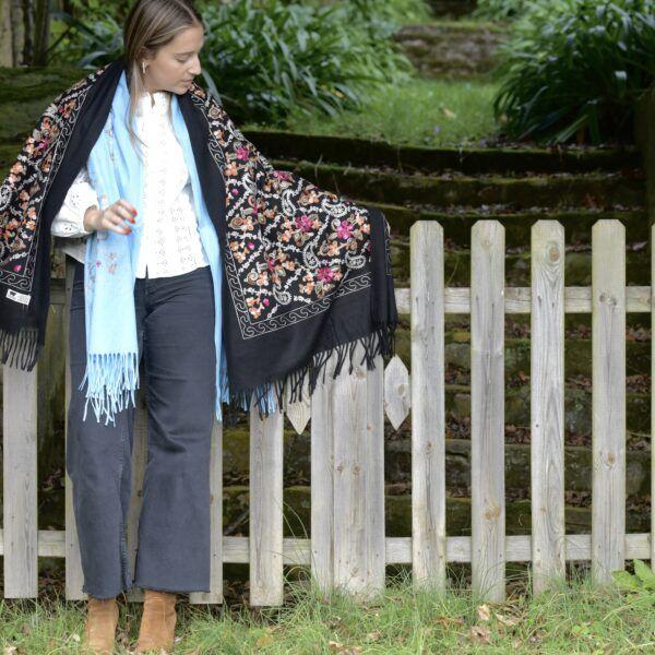 El caballo Pasmina bordada Precios de Black Friday