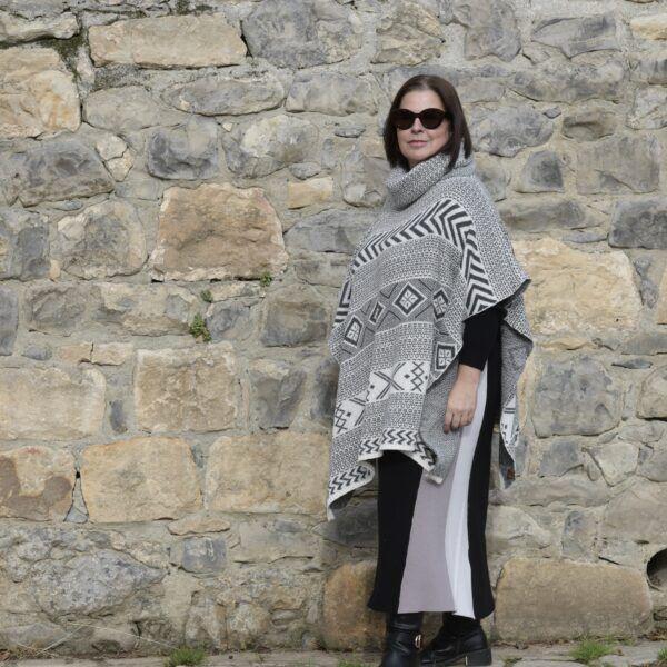 El caballo Poncho étnico Venta caliente