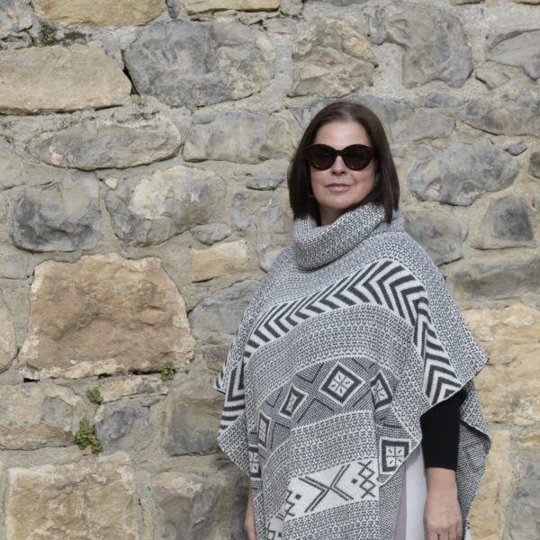 El caballo Poncho étnico Venta caliente