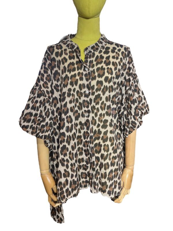 El caballo Camisa leopardo