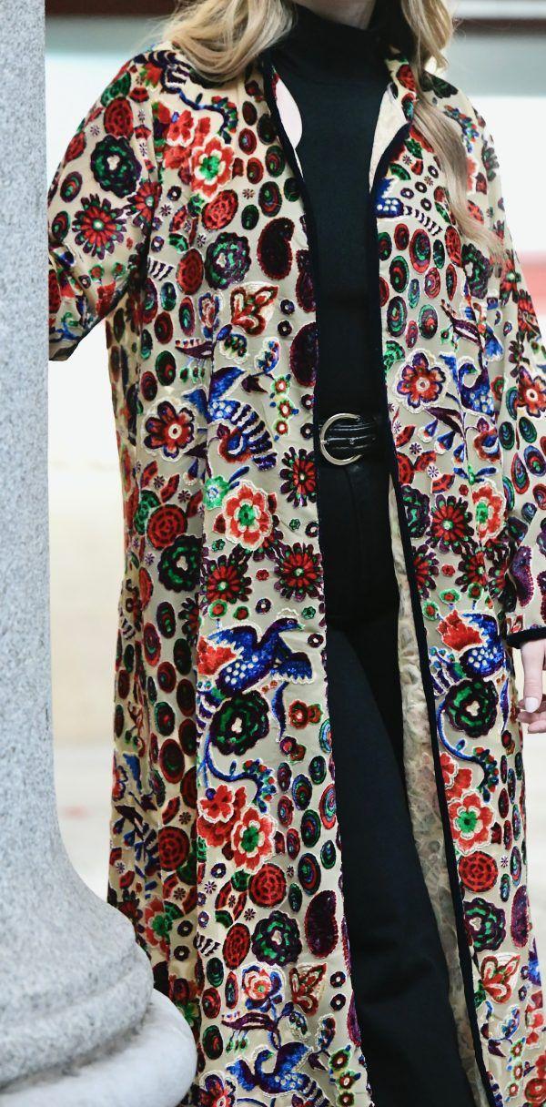El caballo Kimono Velvet largo Solo queda un día