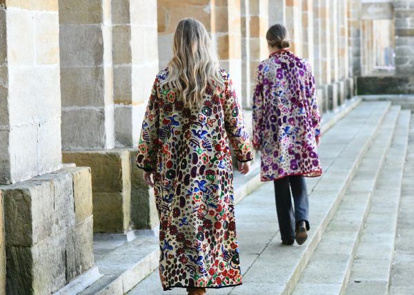 El caballo Kimono Velvet largo Solo queda un día