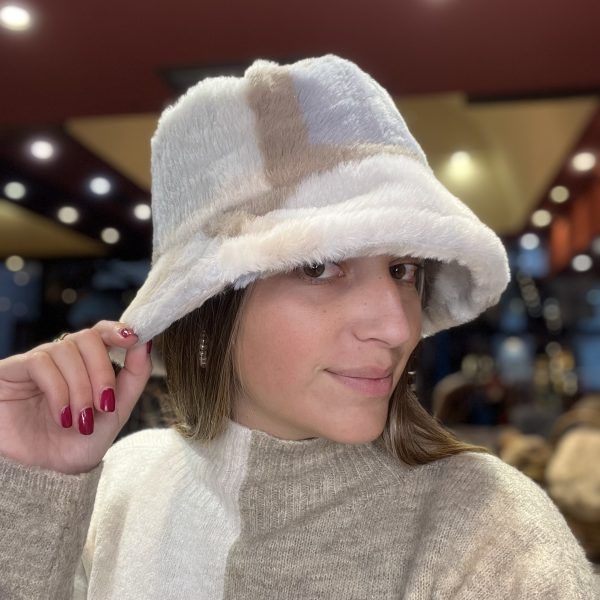 El caballo Gorro de pelo Oferta exclusiva