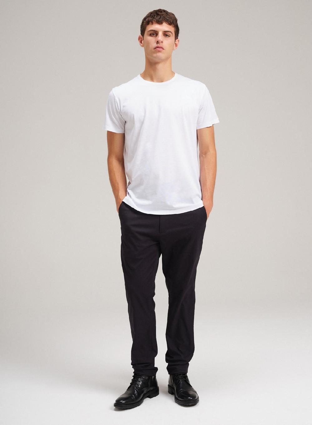 Etiqueta negra Remera luxury cuello U Promoción por tiempo limitado