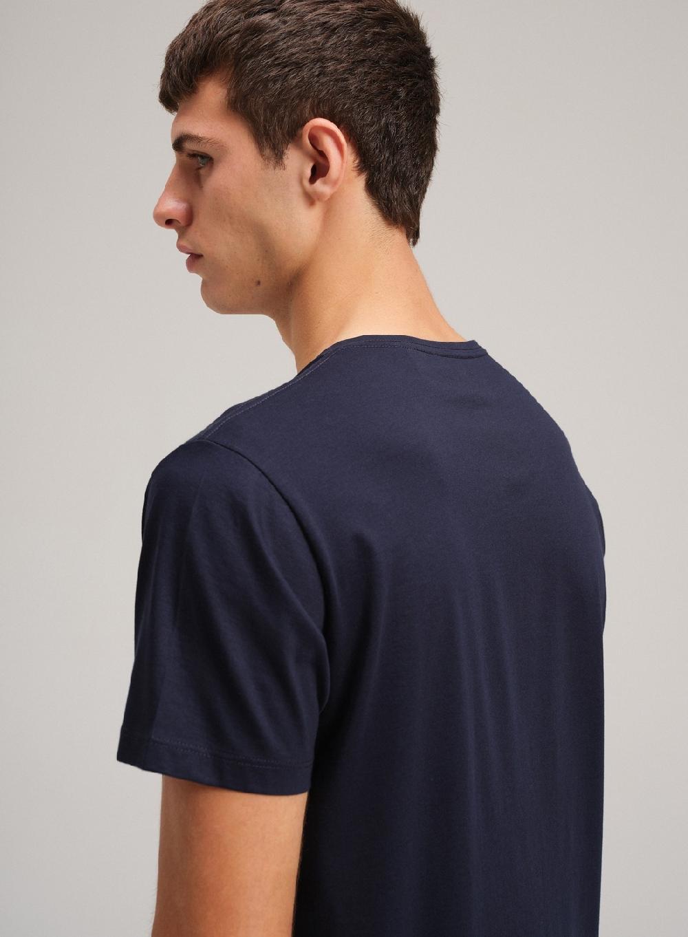 Etiqueta negra Remera luxury cuello V Superdescuento