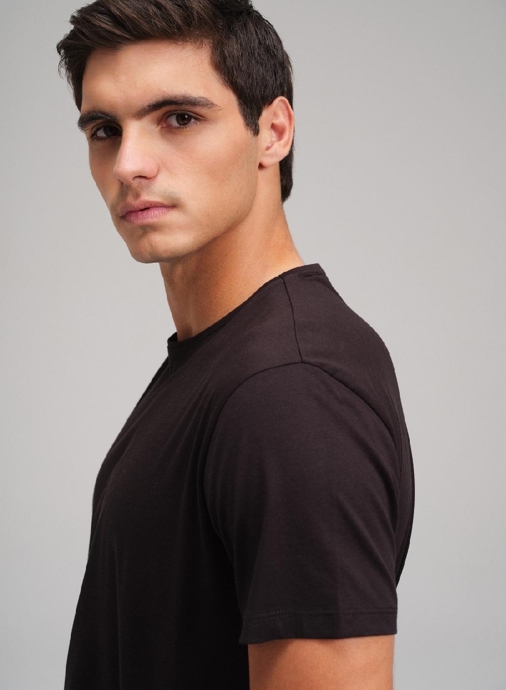 Etiqueta negra Remera luxury cuello U Envío internacional gratuito