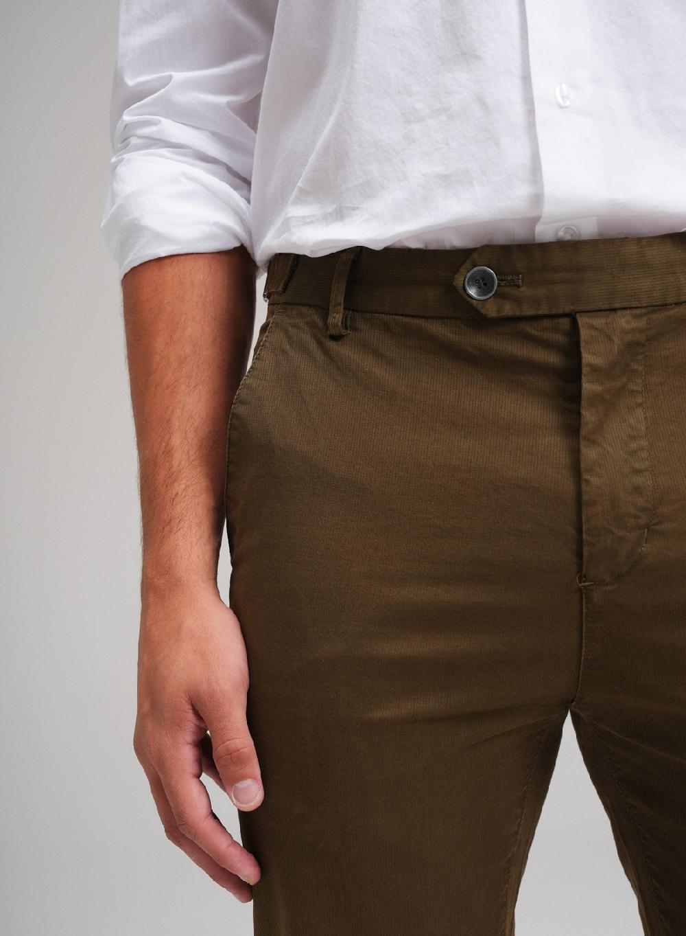 Etiqueta negra Pantalon trabas gabardina lavado En oferta