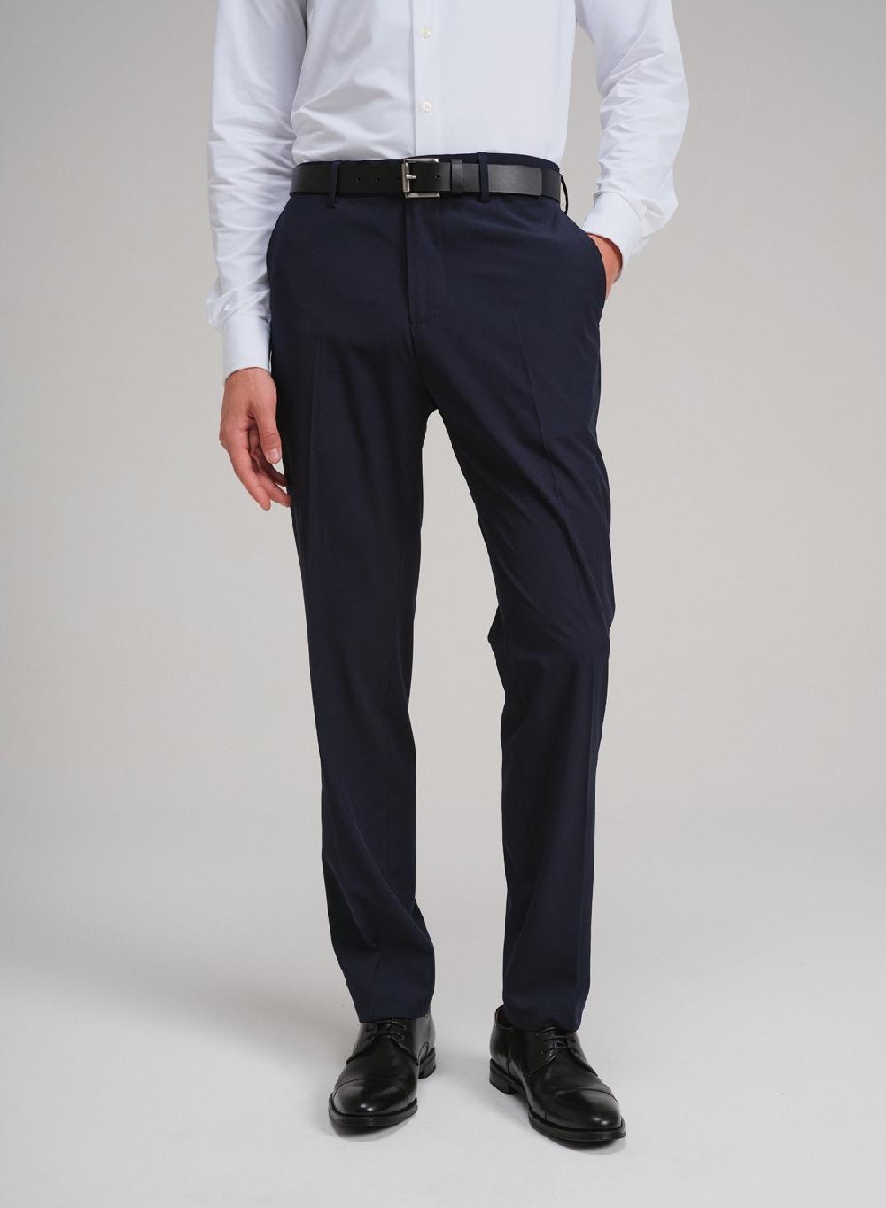 Etiqueta negra Pantalon formal active Devoluciones gratuitas