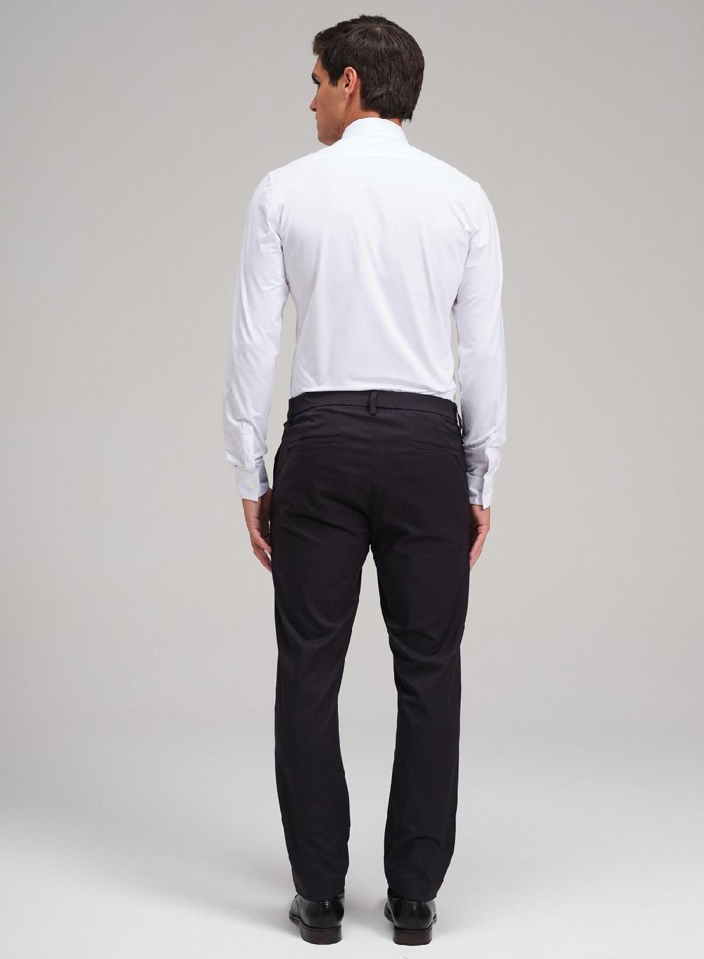 Etiqueta negra PREVENTA - Pantalon chino tech 2025