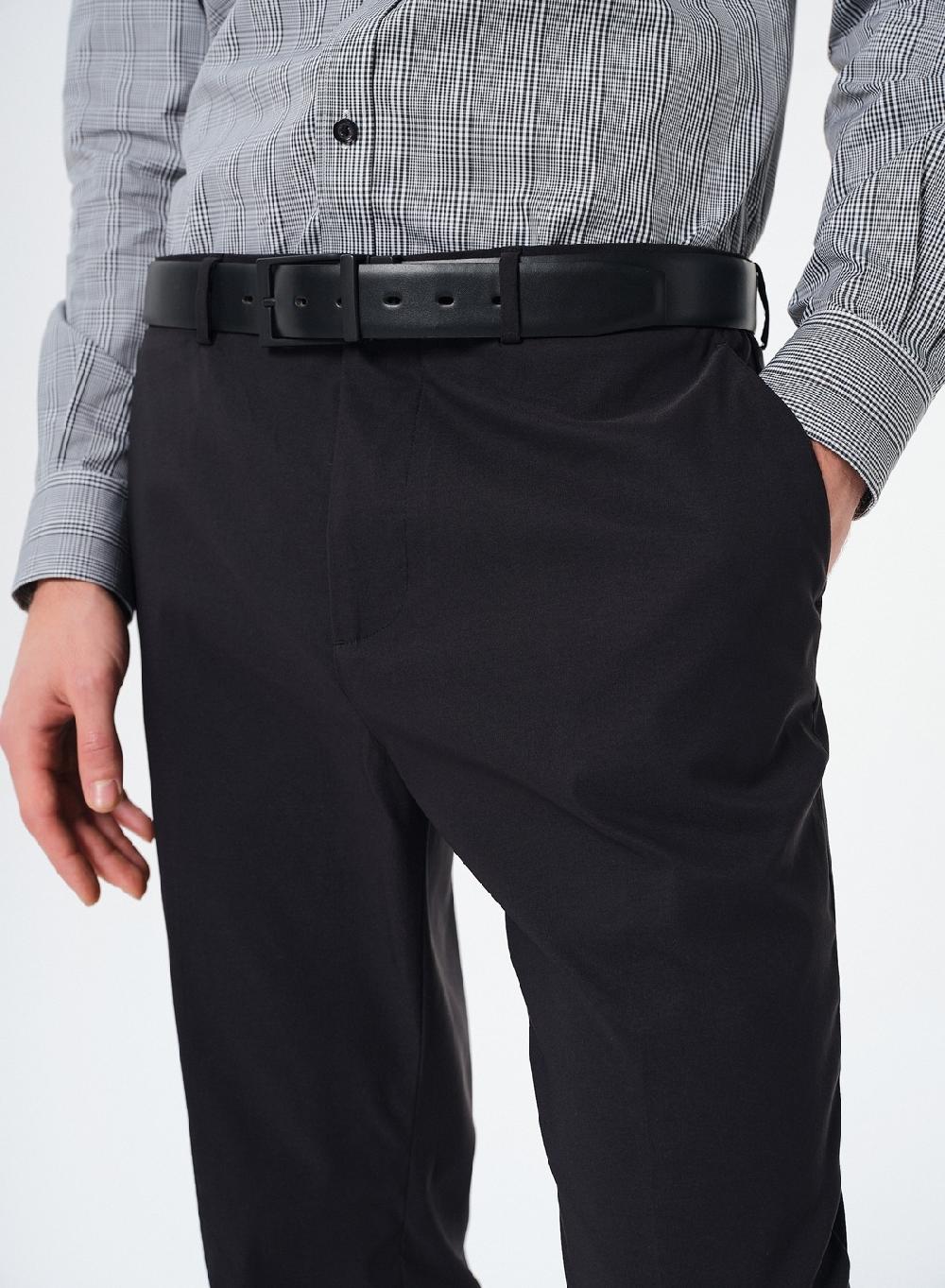 Etiqueta negra Pantalon formal En línea