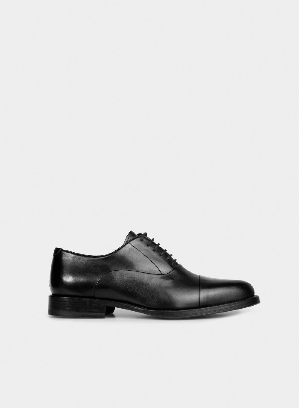 Etiqueta negra Zapato acordonado recorte y puntera Rebajas