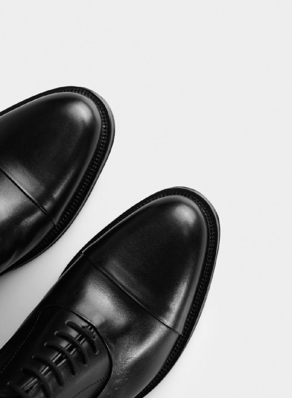 Etiqueta negra Zapato acordonado recorte y puntera Rebajas