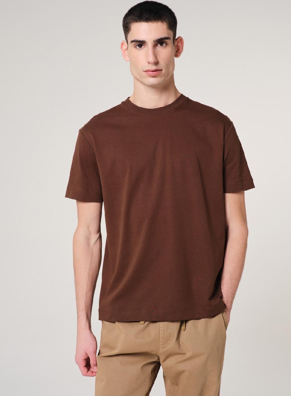 Etiqueta negra Remera cuello redondo boxy luxury touch