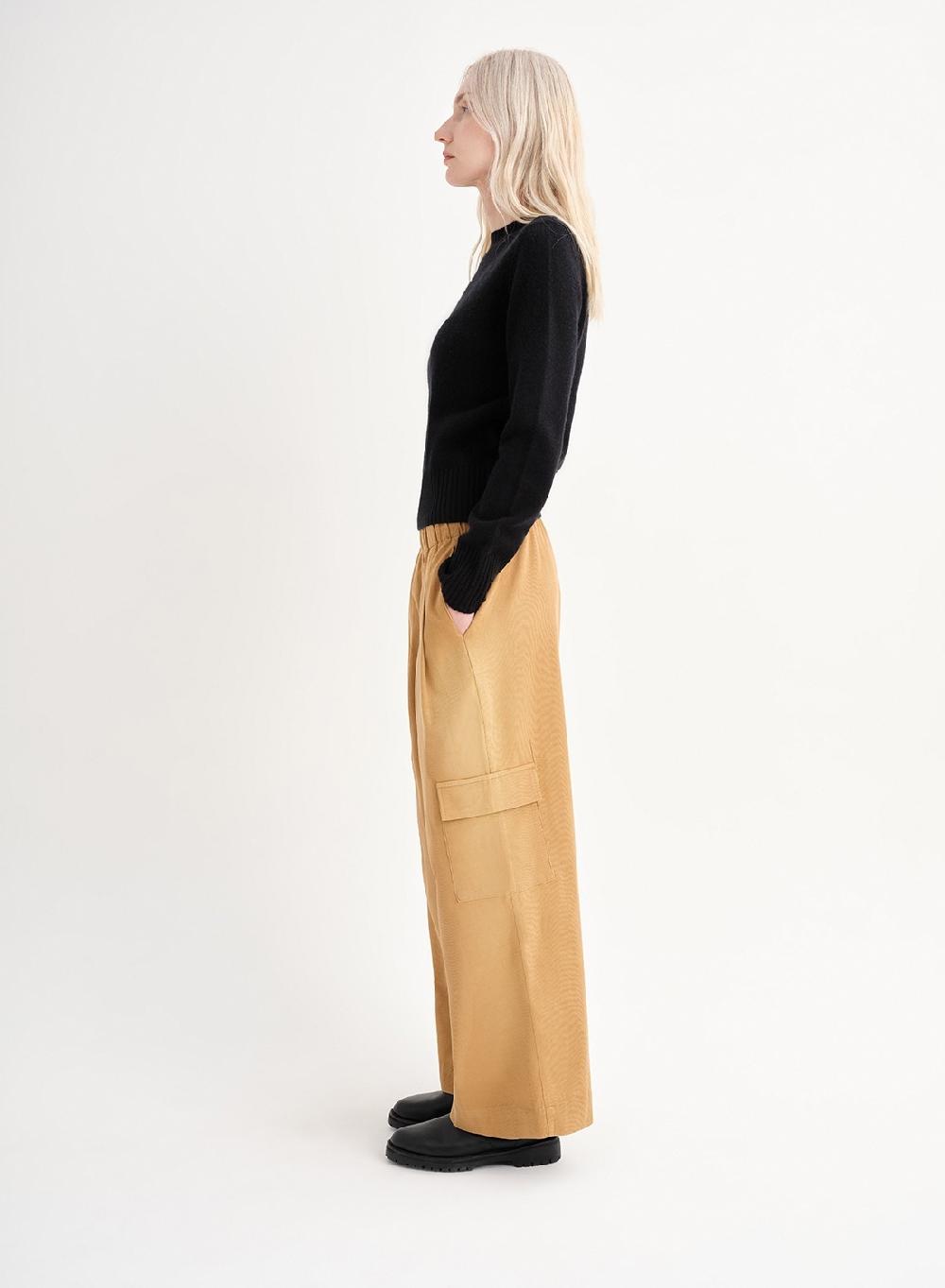 Etiqueta negra Pantalon tabla corderoy Oferta exclusiva