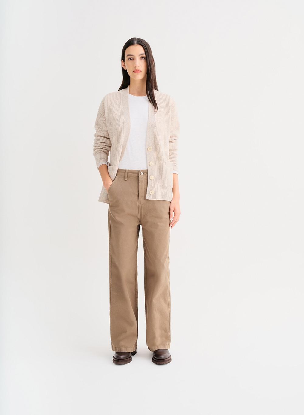 Etiqueta negra Pantalon gabardina color