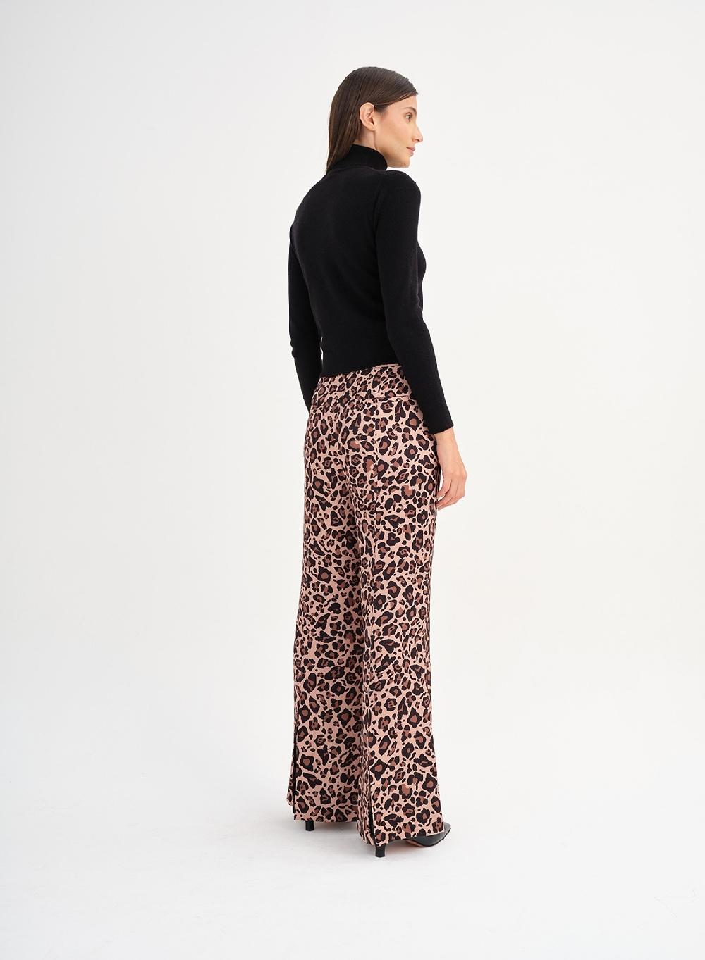 Etiqueta negra Pantalon saten estampado Descuento por venta flash