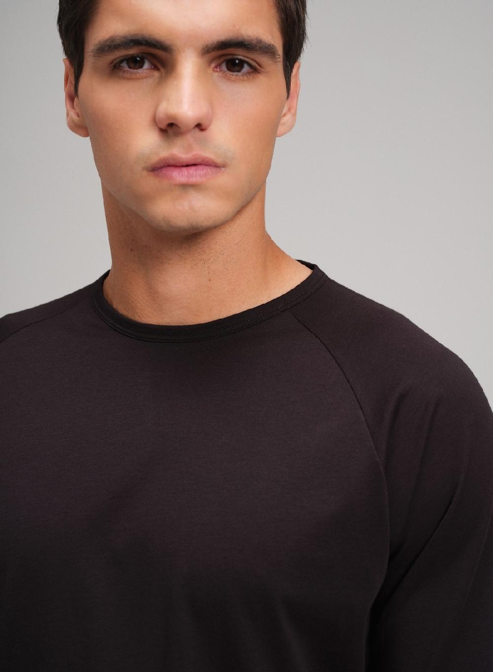 Etiqueta negra Remera raglan cuello U manga larga luxury Descuento