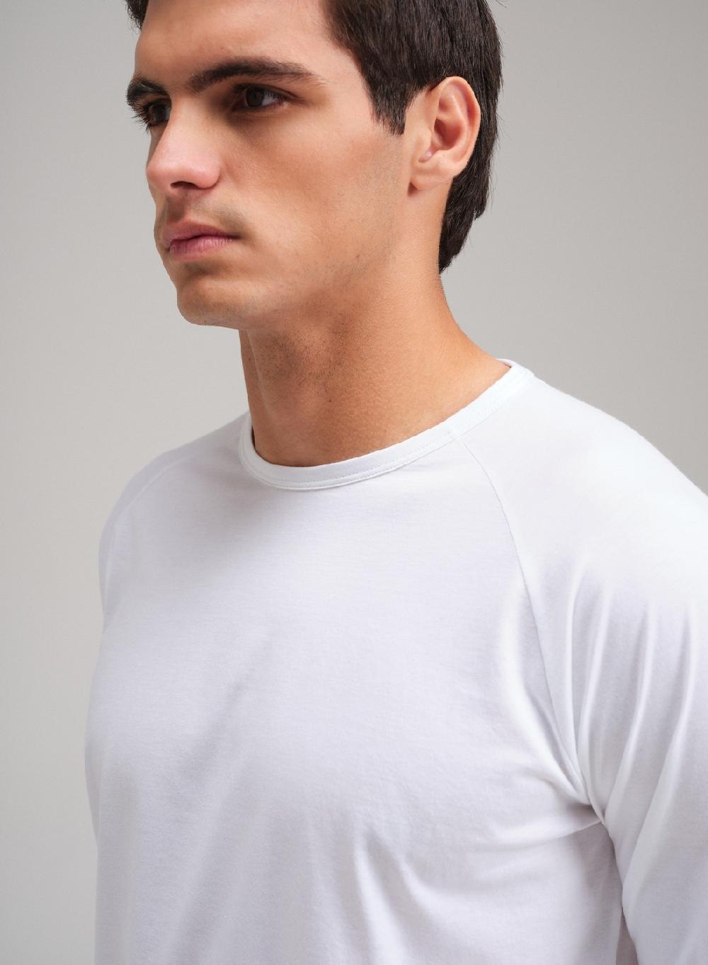 Etiqueta negra Remera raglan cuello U manga larga luxury Tienda