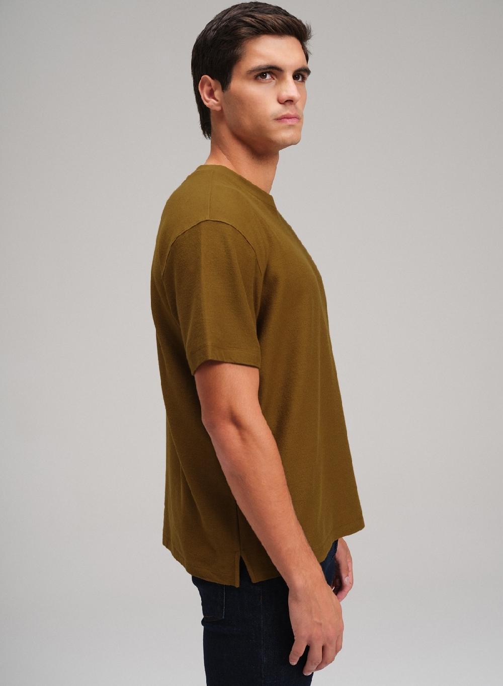 Etiqueta negra Remera cuello U french terry liviano