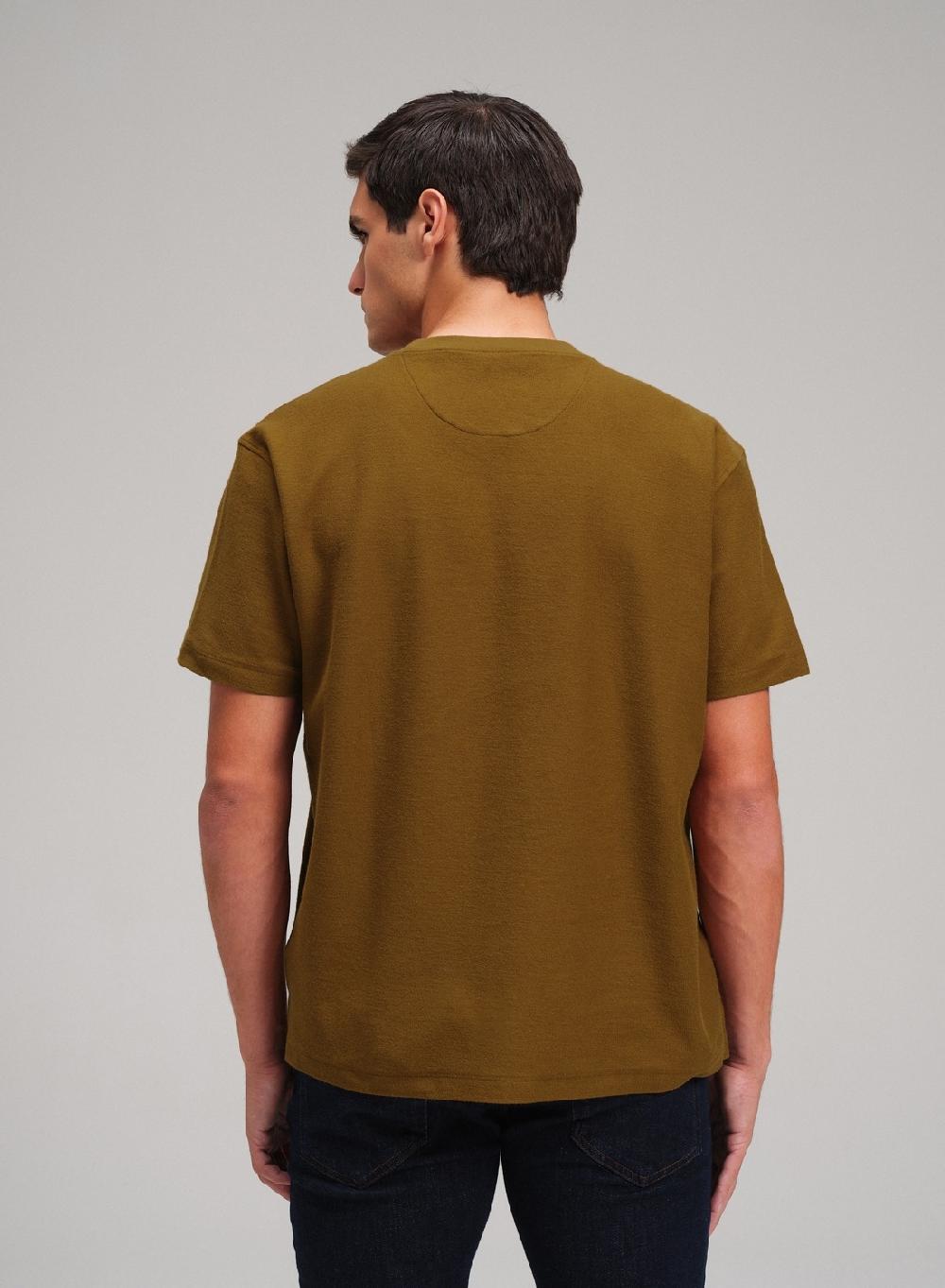 Etiqueta negra Remera cuello U french terry liviano Precios de Black Friday