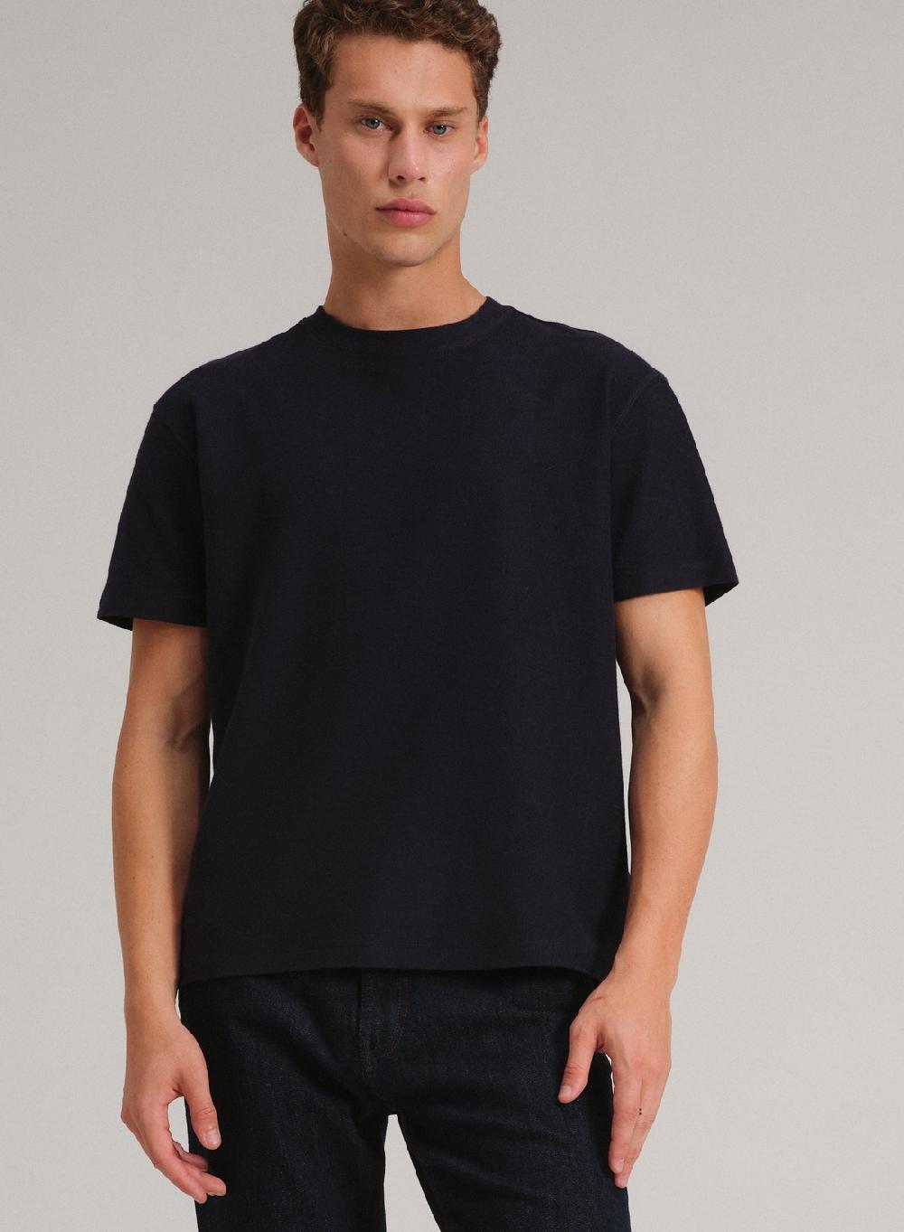 Etiqueta negra Remera cuello U french terry liviano Libre de impuestos