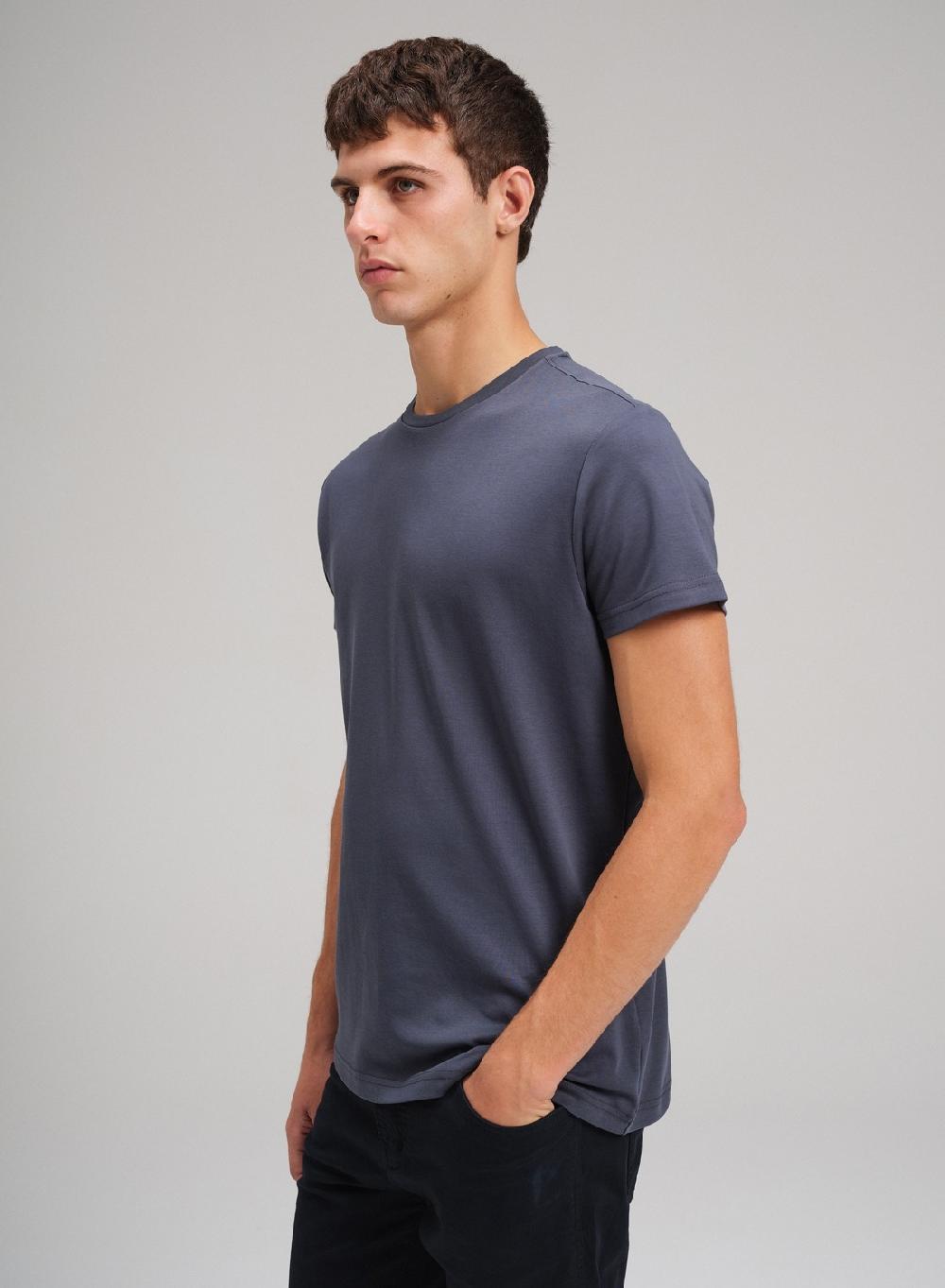 Etiqueta negra Remera cuello U liquid cotton COMPRAR AHORA