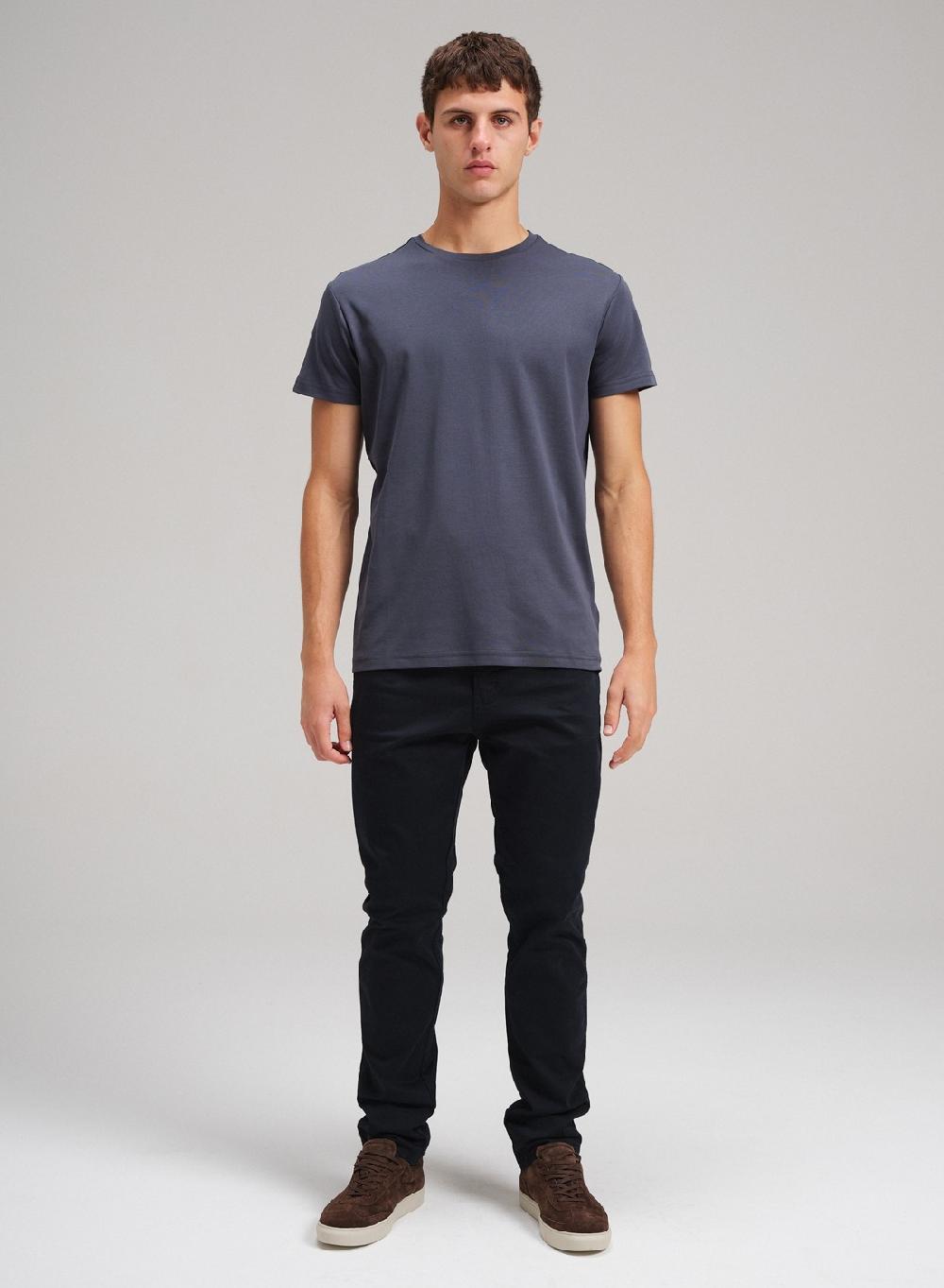 Etiqueta negra Remera cuello U liquid cotton COMPRAR AHORA