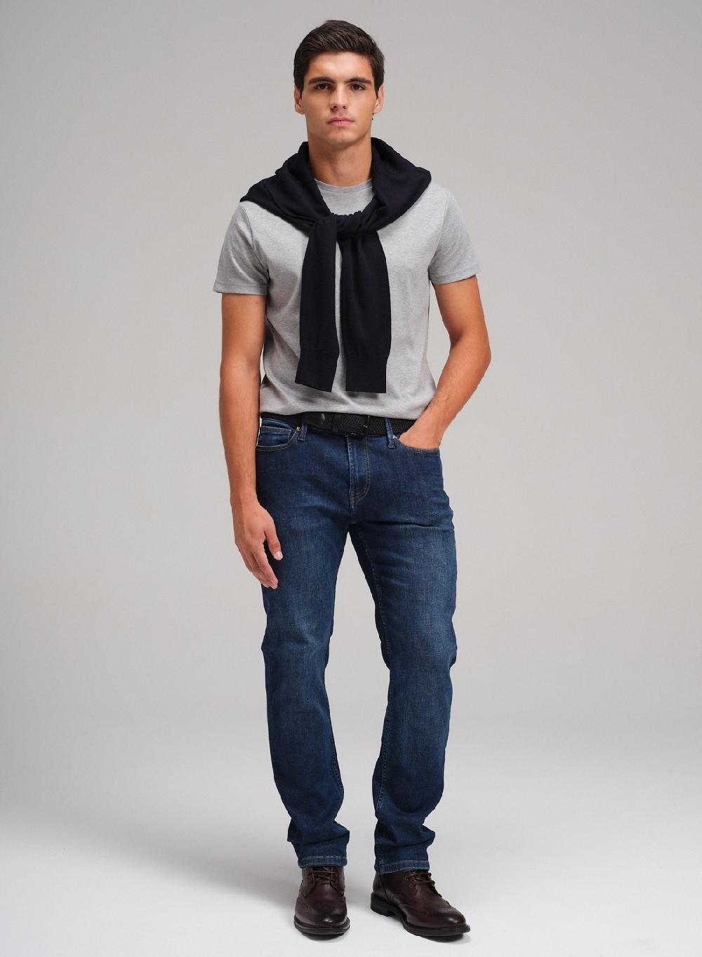 Etiqueta negra Remera cuello U liquid cotton Últimos 2 días