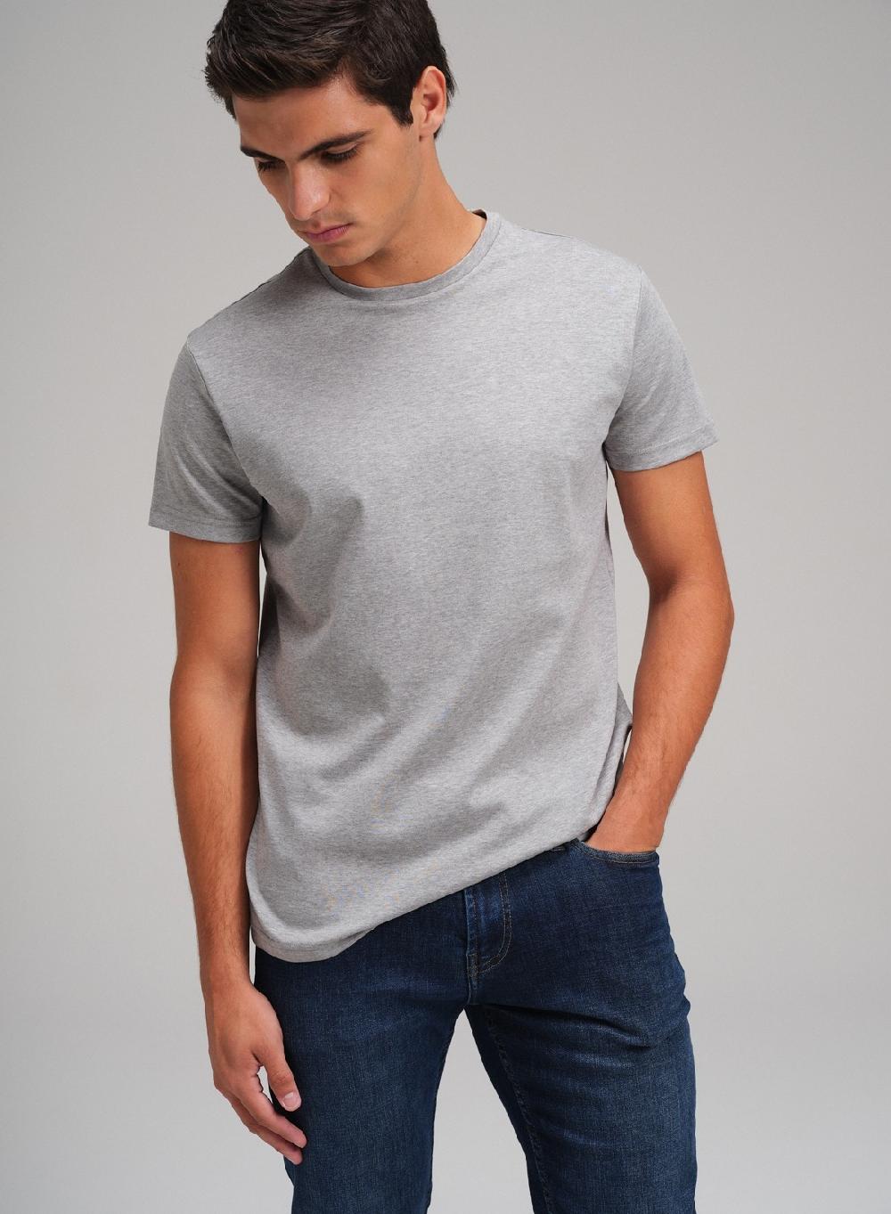 Etiqueta negra Remera cuello U liquid cotton Últimos 2 días