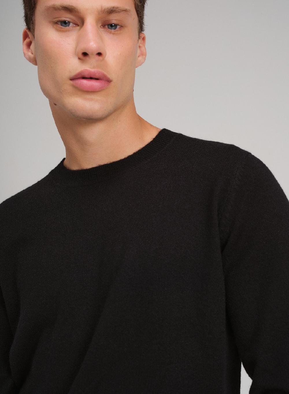 Etiqueta negra PREVENTA - Sweater cuello U cashmere Promoción por tiempo limitado