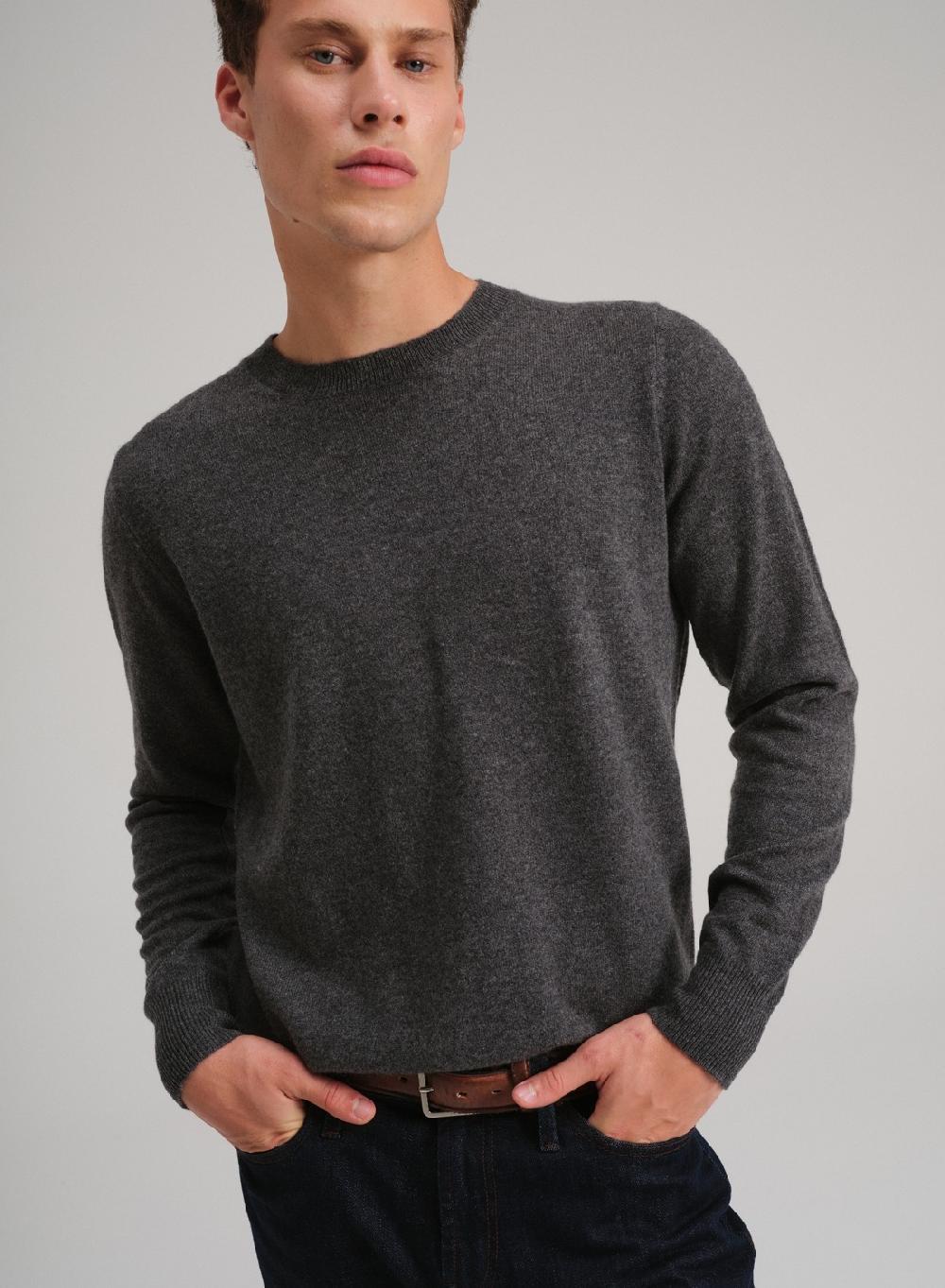 Etiqueta negra PREVENTA - Sweater cuello U cashmere Solo hoy