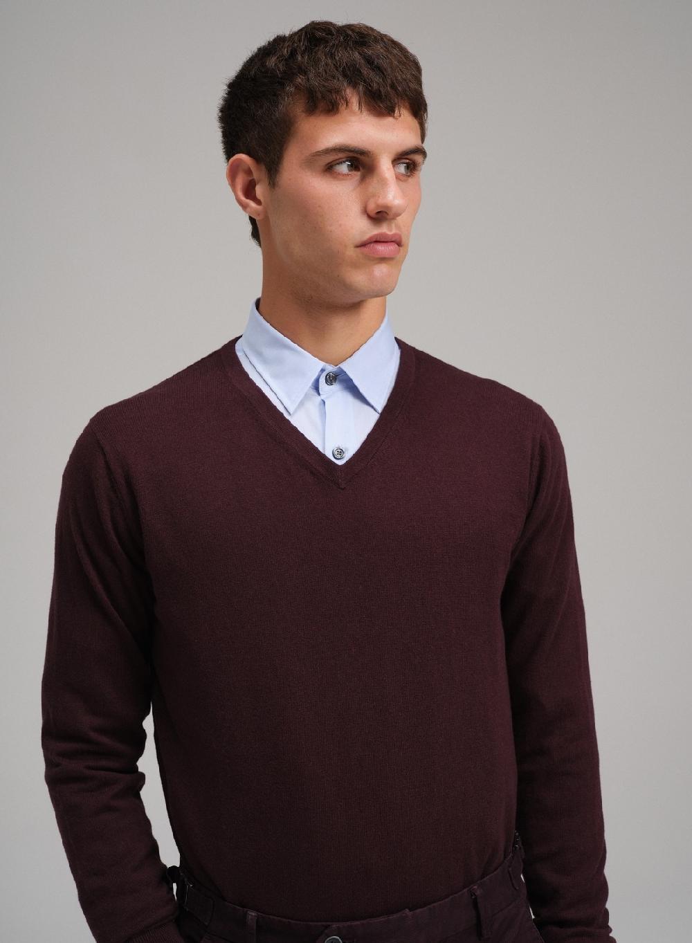 Etiqueta negra Sweater cuello V algodon cashmere Limitado a 3 días